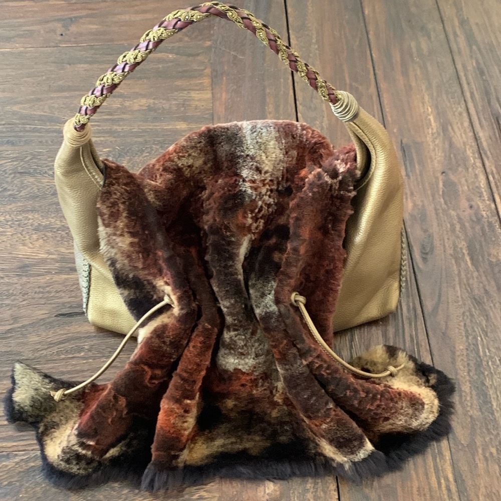 Ditto a Mano by Carlos falchi